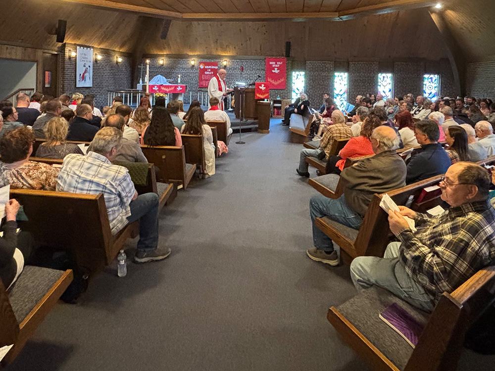 Picture of sanctuary at worship service